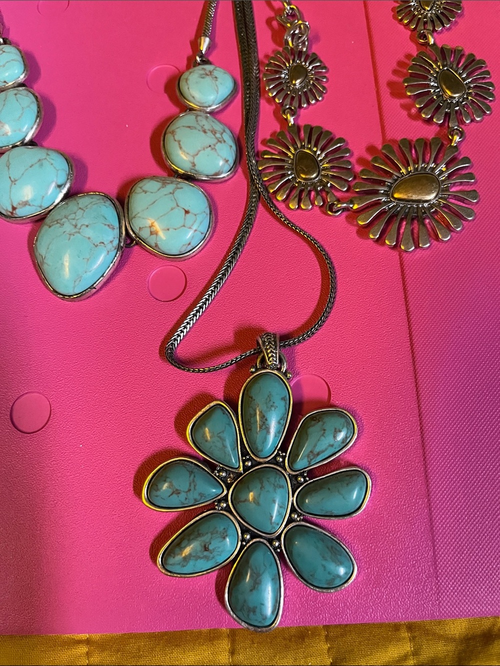 Lucky Brand Turquoise and Silver Flower Pendant Necklace Set - Picture 3 of 5